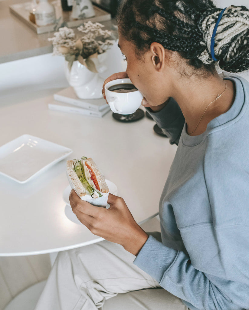 L'avantage calorique de préparer des boissons à base de café de spécialité à la maison